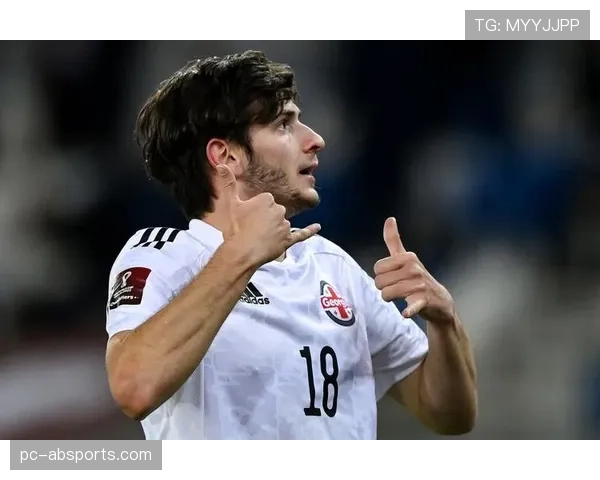 那不勒斯发布新赛季第三球衣，设计灵感来源于庞贝古城