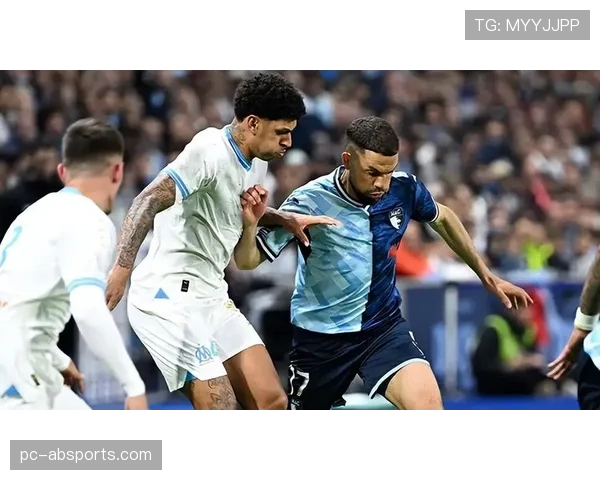 法甲调查:马赛俱乐部因涉嫌违规在角球区放置异物被指控 法甲调查:马赛俱乐部因涉嫌违规在角球区放置异物被指控